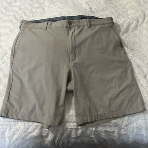 Hogan Men's Tan Flat Front Shorts Sz 40